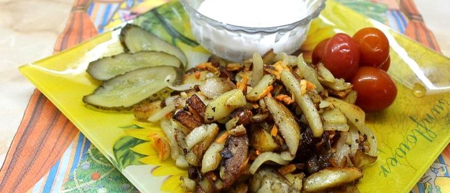 Картофель по - деревенски с соусом