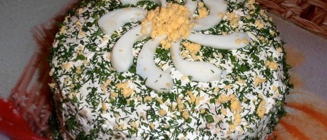 Блинный пирог с курицей и грибами