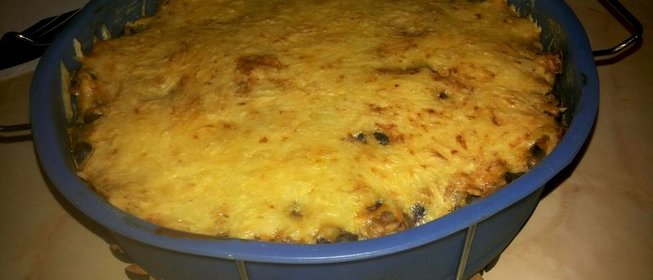 Запеканка из макарон и куриных сердечек