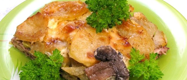 Картофель с грибами и фаршем