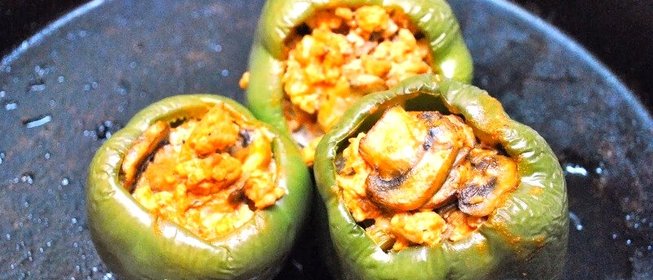 Перец, фаршированный курицей и грибами