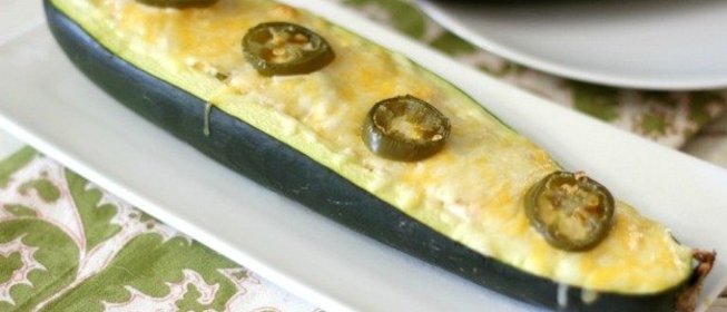 Цукини, фаршированные курицей и халапеньо