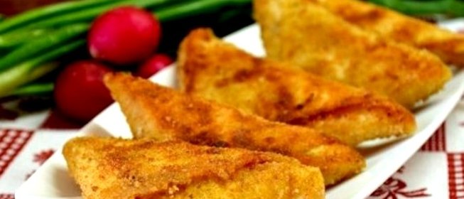 Треугольники из лаваша с сыром