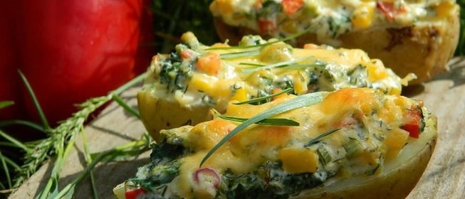 Картофель с зеленью и творожным сыром