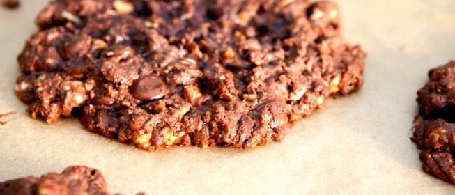 Двойное шоколадное печенье с грецкими орехами