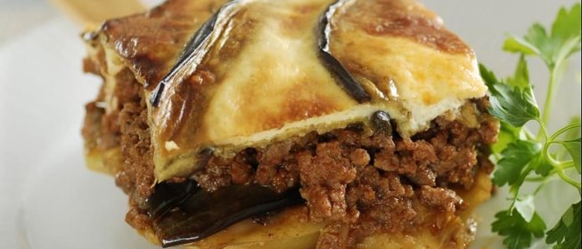 Мусака - запеканка из мяса и овощей