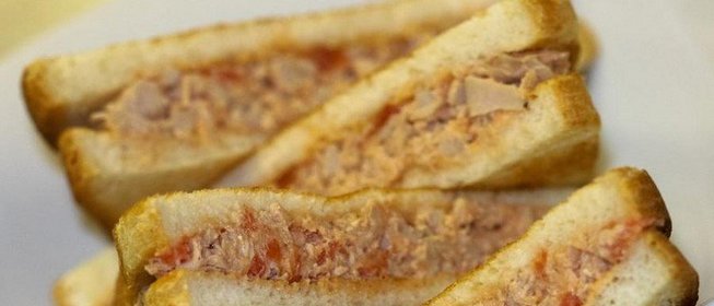 Сэндвич с тунцом