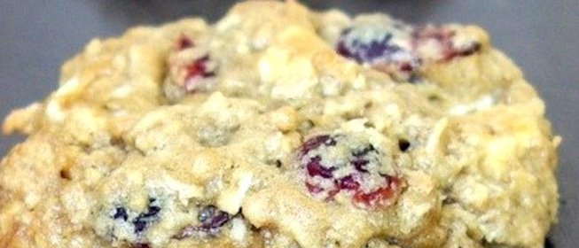 Овсяное печенье с клюквой и белым шоколадом