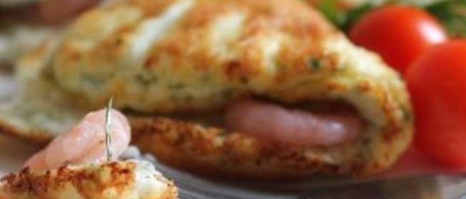 Белковый омлет с креветками и козьим сыром