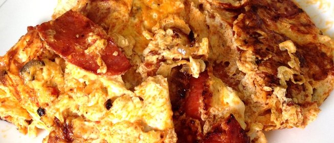 Омлет с чоризо и красным перцем