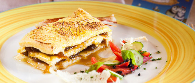 Омлет с луковой карамелью