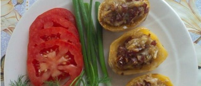 Картошка с колбасой в духовке