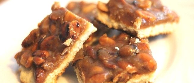 Карамельное печенье с арахисом