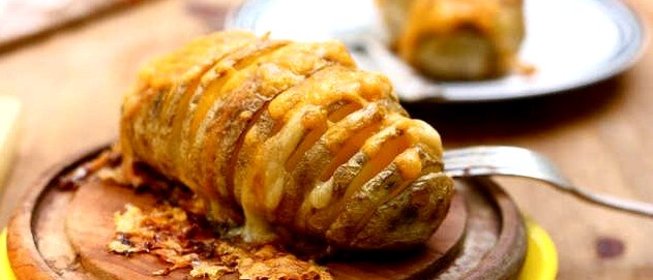 Печеный картофель с сыром