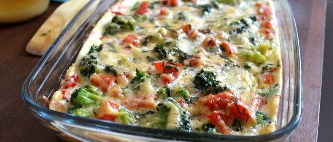 Запеканка с брокколи и помидорами