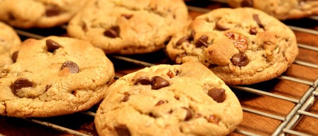 Печенье с молочным шоколадом и бананом