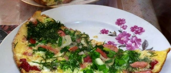 Омлет с колбасой