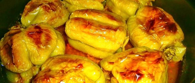 Перец, фаршированный фаршем и рисом