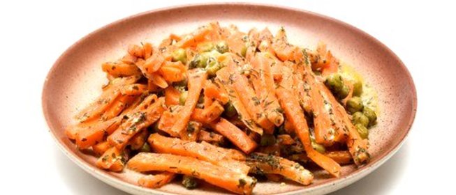 Закуска из моркови и зеленого горошка