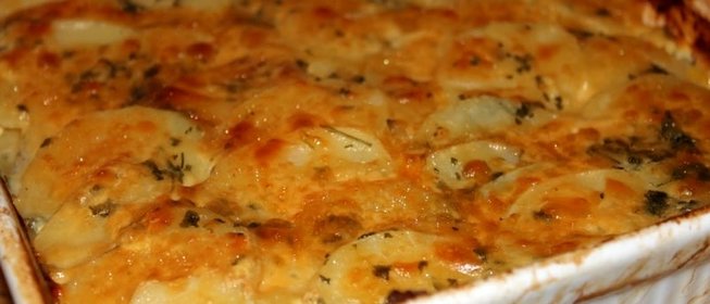 Запеканка из картофеля с луком-пореем