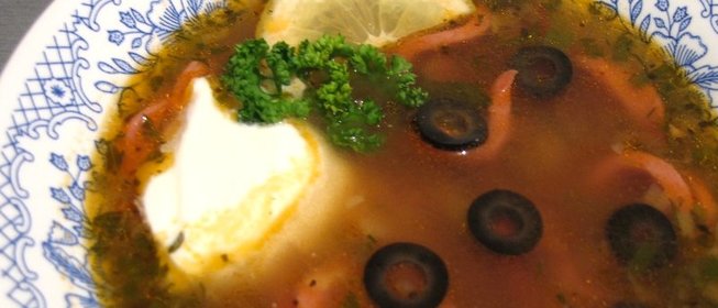 Солянка с сосиской и картошкой