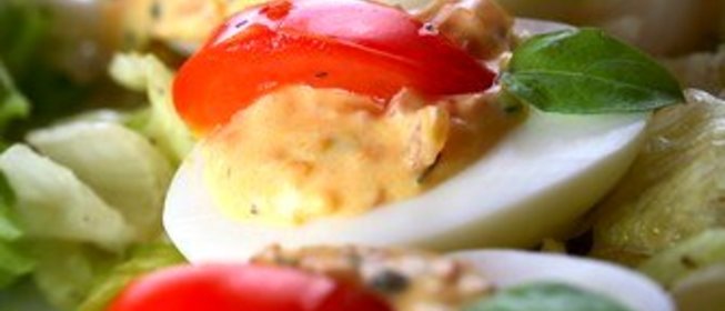 Фаршированные яйца с карри