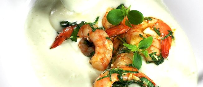 Суп из пастернака с креветками