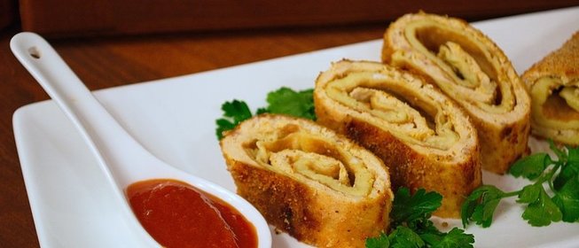 Мясной рулет с омлетом