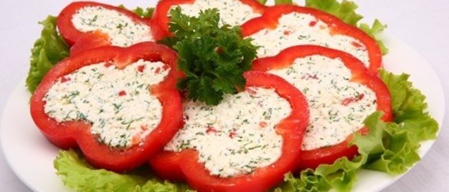 Сыр с перцем и зеленью