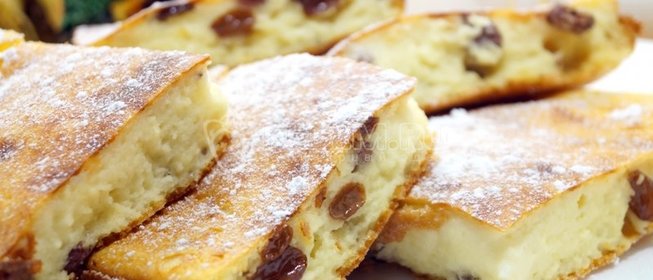 Творожная запеканка с изюмом
