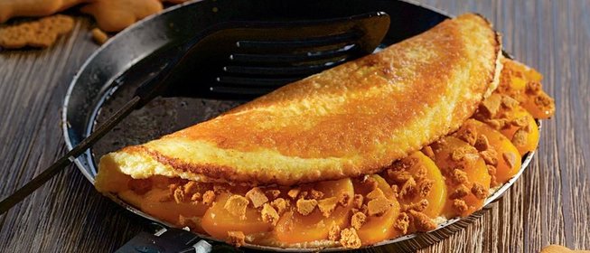 Воздушный омлет с персиками и имбирем