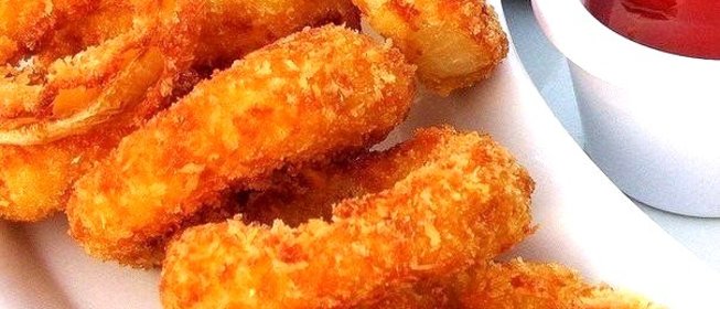 Луковые кольца с кисло-сладким соусом