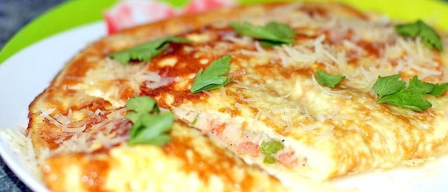 Омлет с перцем и помидорами