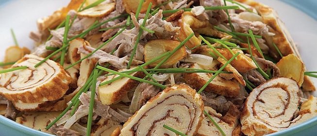 Салат из телятины с омлетом