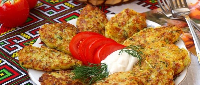 Кабачковые оладьи с картофелем и сыром сулугуни