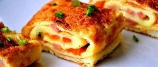 Омлет с ветчиной и помидорами