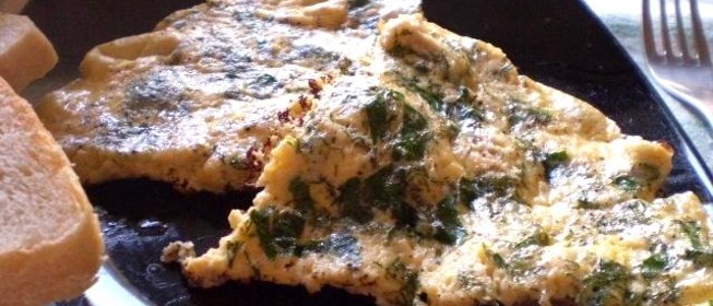 Омлет с курицей и зеленью