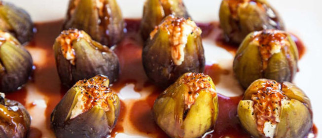 Инжир, фаршированный козьим сыром