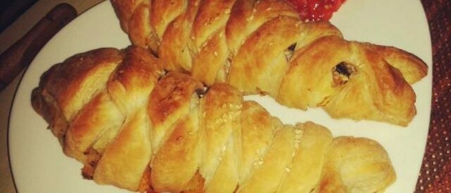 Запеченая скумбрия в слоеном тесте