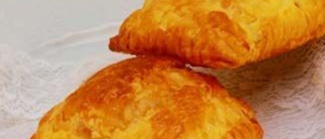 Яркий компот смородиновый