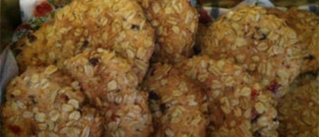 Овсяное печенье с шоколадом и вишней