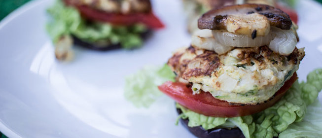 Яблочные блины в соленой карамели