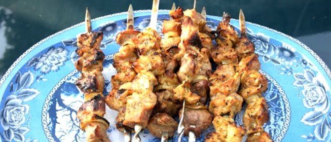 Шашлык барра-кебаб с салатом