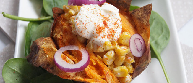 Печеный сладкий картофель с кукурузой