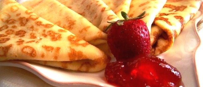 Тонкие блинчики на минеральной воде