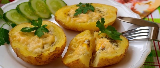 Картофель запечённый с перепелиными яйцами