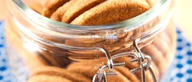 Печенье из цукини с орехами и сырной прослойкой