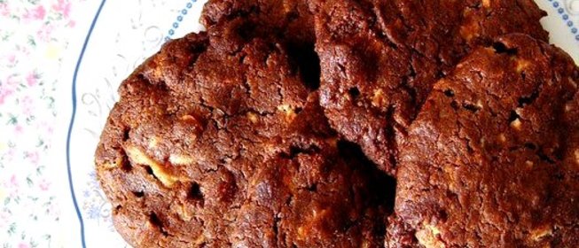 Печенье из белого шоколада и меда