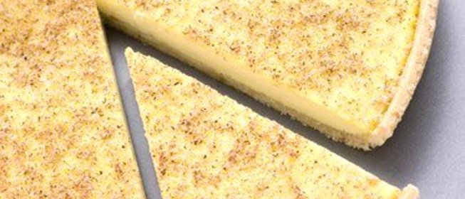 Творожная запеканка с курагой и изюмом