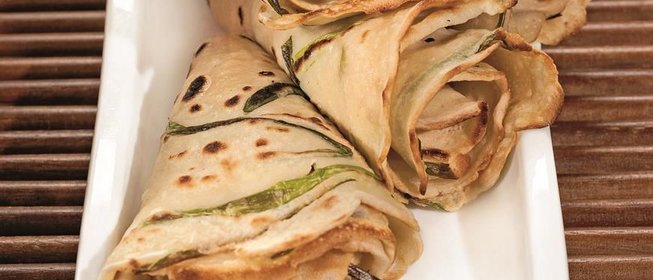 Блины с зеленым луком